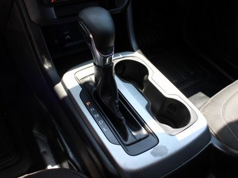 Used 2022 Chevrolet Colorado LT w/ Fleet Safety Package image 12