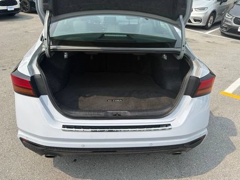 Used 2023 Nissan Altima 2.5 SR FWD image 7
