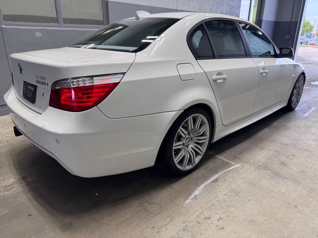 Used 2008 BMW 550i Sedan RWD image 3
