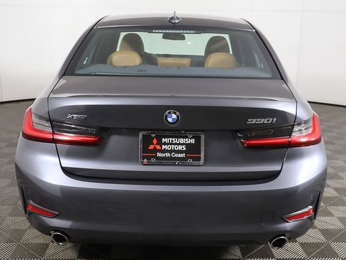 Used 2021 BMW 330i xDrive Sedan w/ Premium Package image 12