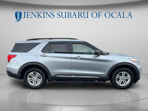Used 2023 Ford Explorer XLT w/ Equipment Group 202A AWD/4WD image 2