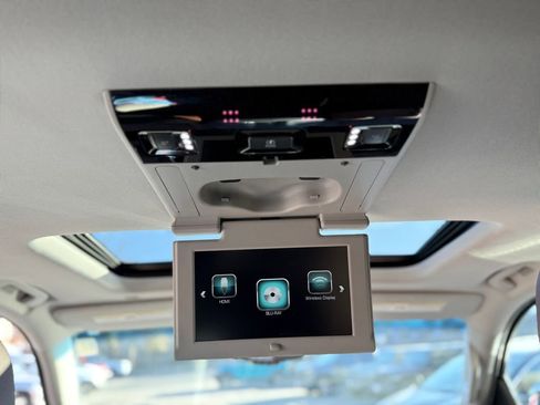 Used 2019 Chevrolet Tahoe Premier w/ Premier Plus Edition image 16