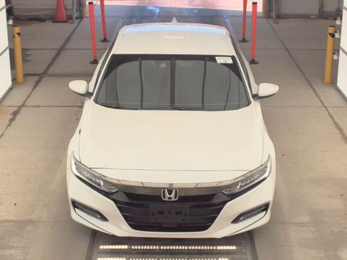 Used 2020 Honda Accord Sport image 2