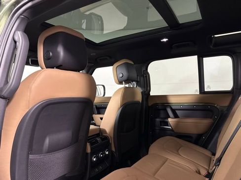 New 2026 Land Rover Defender 110 X-Dynamic SE image 22