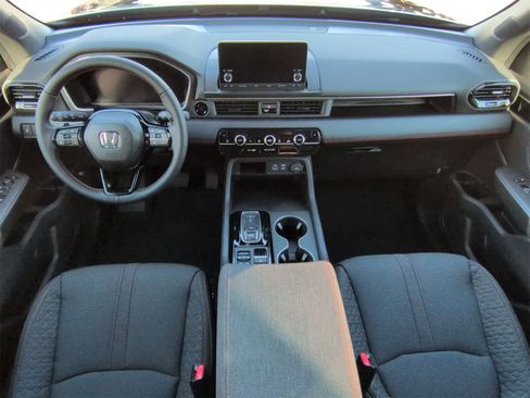 New 2025 Honda Pilot Sport image 16