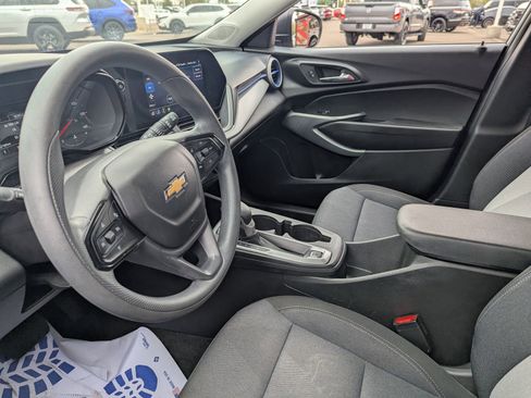 Used 2024 Chevrolet Trax LS w/ Driver Confidence Package image 17