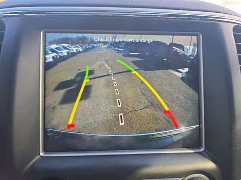 Used 2018 Jeep Grand Cherokee Limited image 34