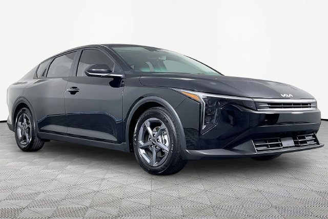 Certified 2026 Kia K4 FWD image 3