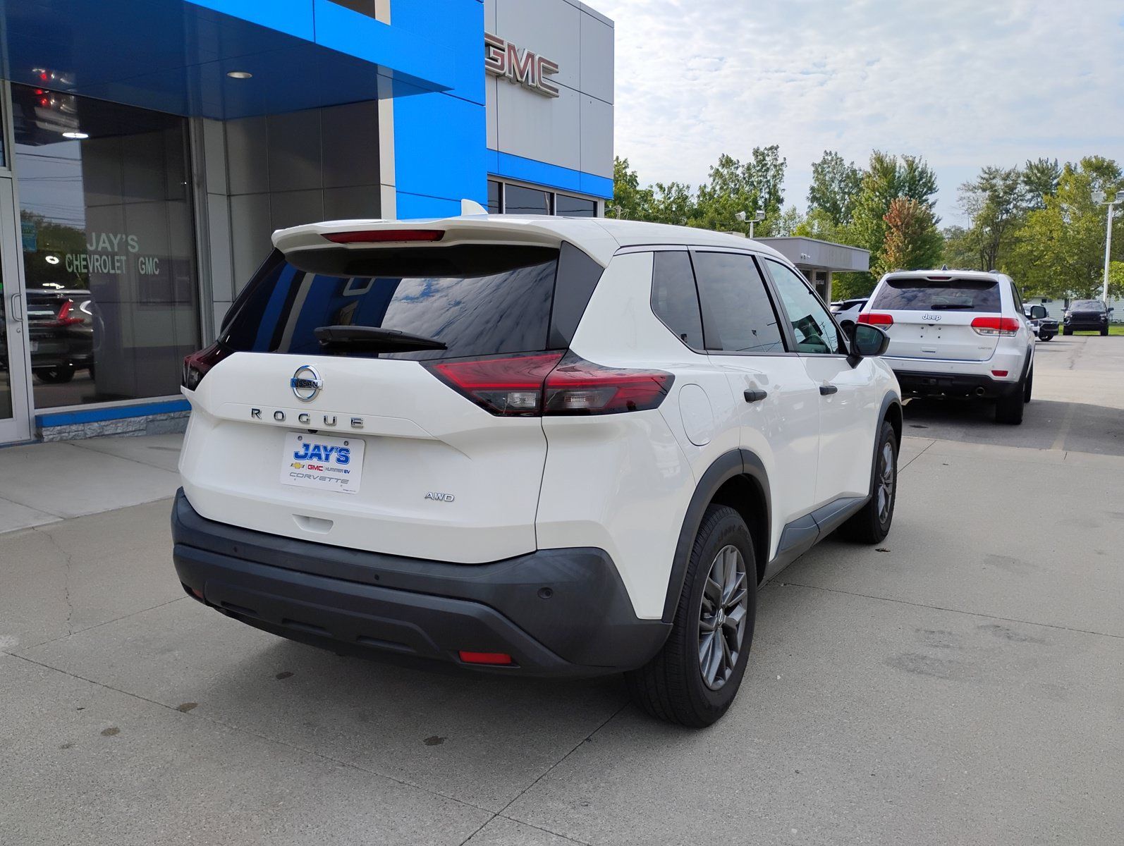 Used 2021 Nissan Rogue S AWD/4WD image 8