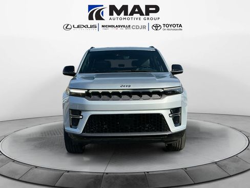 New 2026 Jeep Grand Wagoneer Limited w/ Premium Group II AWD/4WD image 8