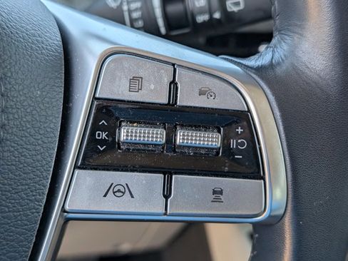 Used 2024 Kia Telluride EX w/ EX Captain's Chair Package image 19