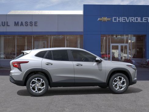 New 2026 Chevrolet Trax LS w/ LS Convenience Package FWD image 5
