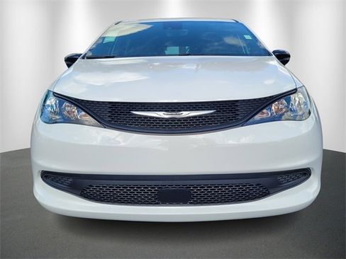 New 2026 Chrysler Voyager LX image 2