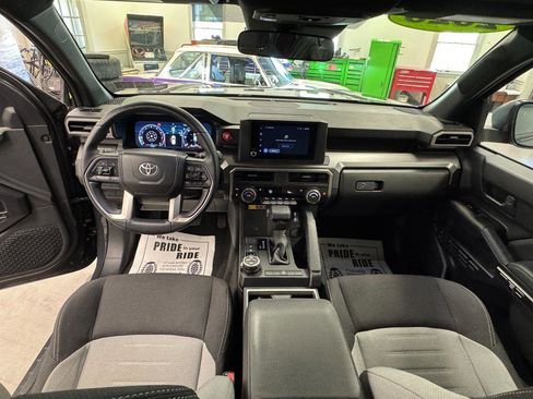 Used 2025 Toyota 4Runner TRD Off-Road AWD/4WD image 4
