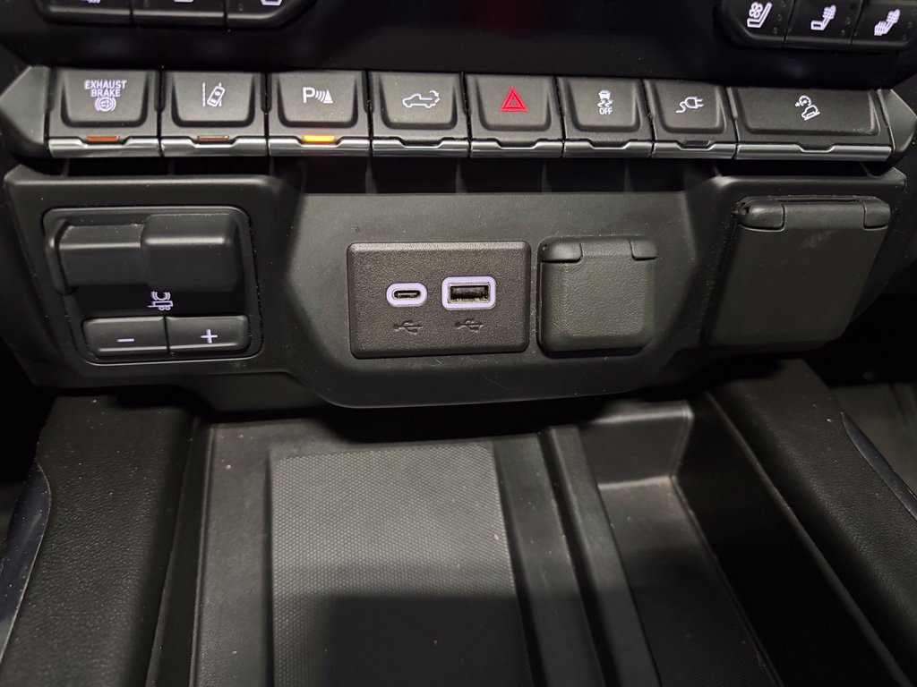 Used 2023 GMC Sierra 2500 AT4 w/ AT4 Preferred Package AWD/4WD image 4