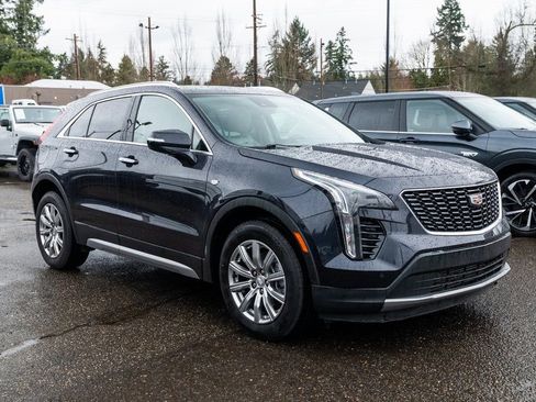 Used 2024 Cadillac XT4 Premium Luxury image 1