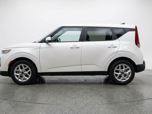 Used 2025 Kia Soul LX w/ LX Technology Package image 5