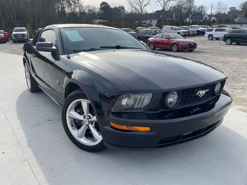 Used 2006 Ford Mustang GT Premium image 1