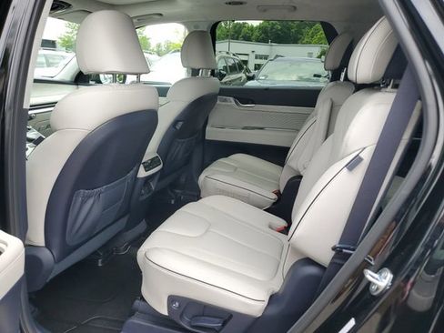 Used 2024 Hyundai Palisade Calligraphy FWD image 13