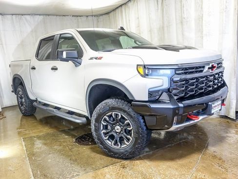 New 2026 Chevrolet Silverado 1500 ZR2 image 2