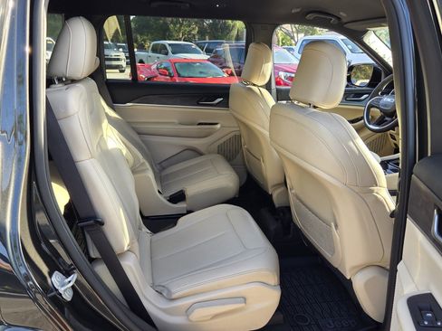 Used 2023 Jeep Grand Cherokee L Limited RWD image 22