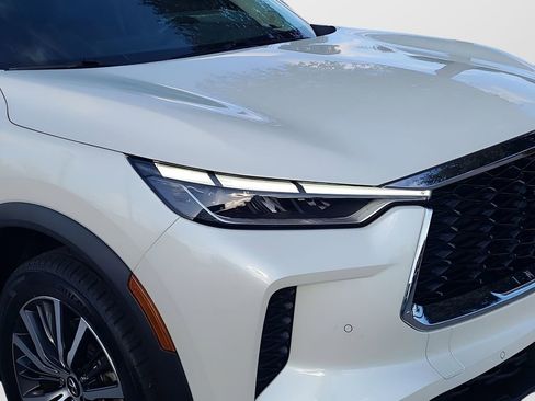 Used 2023 INFINITI QX60 Sensory w/ Cargo Package image 16