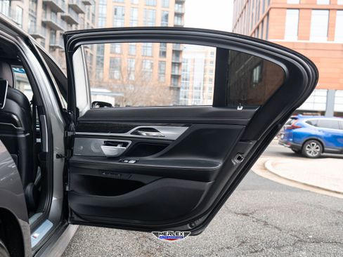 Used 2019 BMW 750i xDrive image 54