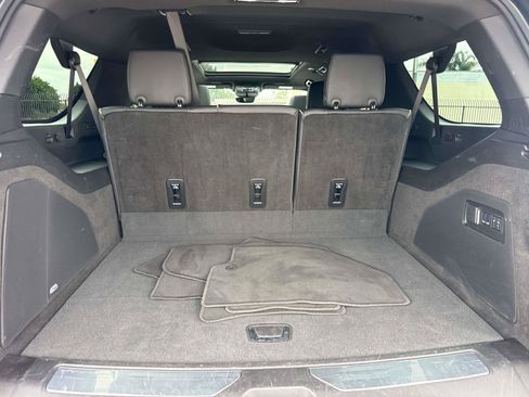 Used 2025 Cadillac Escalade ESV Sport AWD/4WD image 9