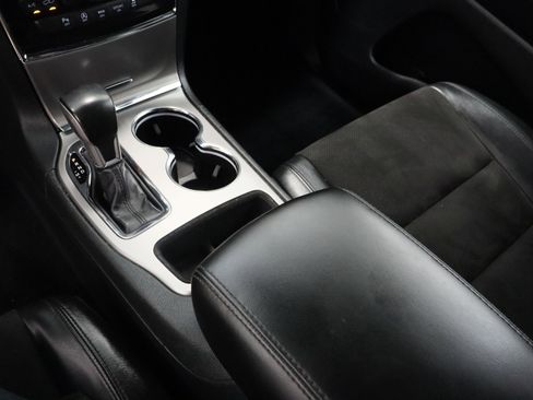 Used 2021 Jeep Grand Cherokee Laredo X image 19