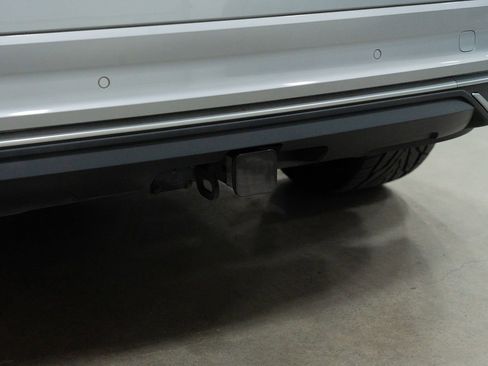 Used 2019 Audi Q8 Prestige w/ Towing Package image 11