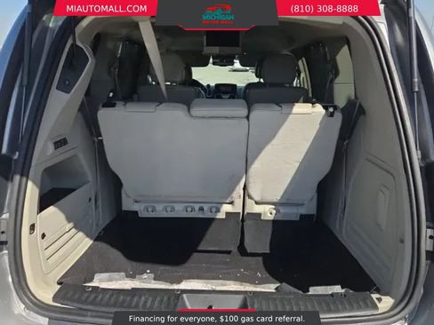 Used 2013 Chrysler Town & Country Touring-L w/ Premium Group FWD image 7