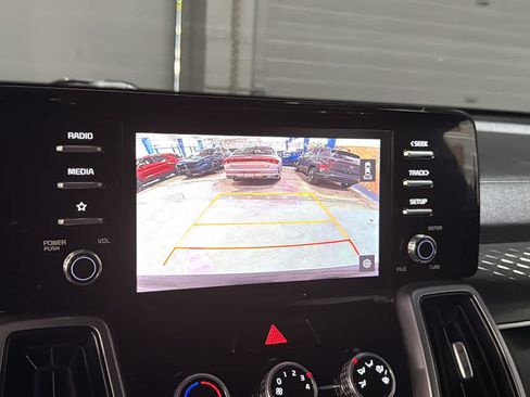 Used 2021 Kia Sorento LX AWD/4WD image 16