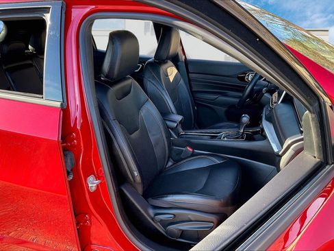 Used 2022 Jeep Compass Limited image 7