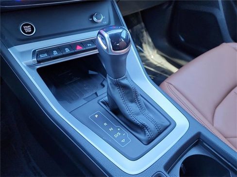 Certified 2025 Audi Q3 2.0T Premium w/ Convenience Package image 22