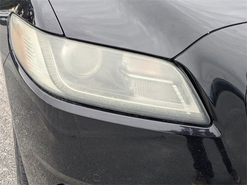 Used 2018 Lincoln Continental Select image 10