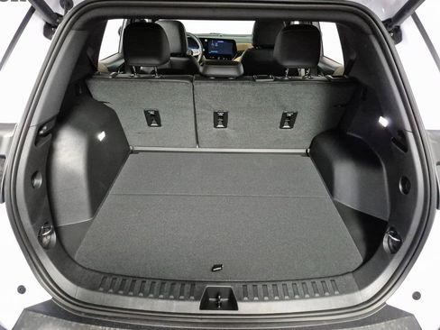 New 2026 Chevrolet Equinox ACTIV w/ Convenience Package III image 10