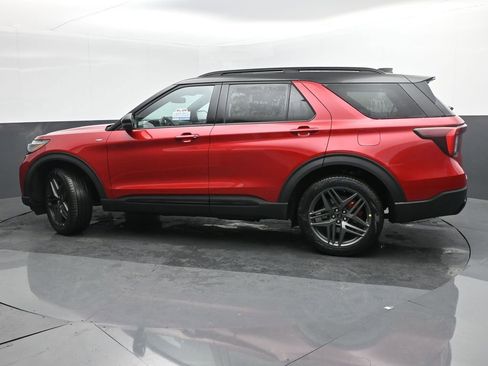 New 2026 Ford Explorer ST-Line w/ ST-Line Street Pack AWD/4WD image 3