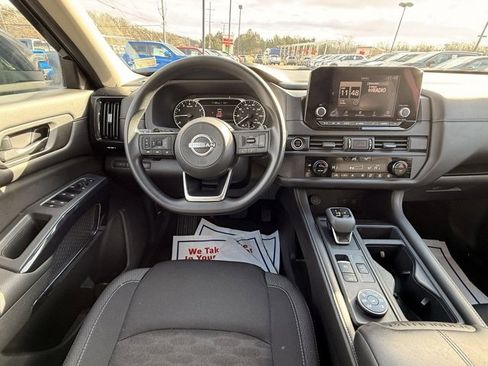 Certified 2024 Nissan Pathfinder S image 22