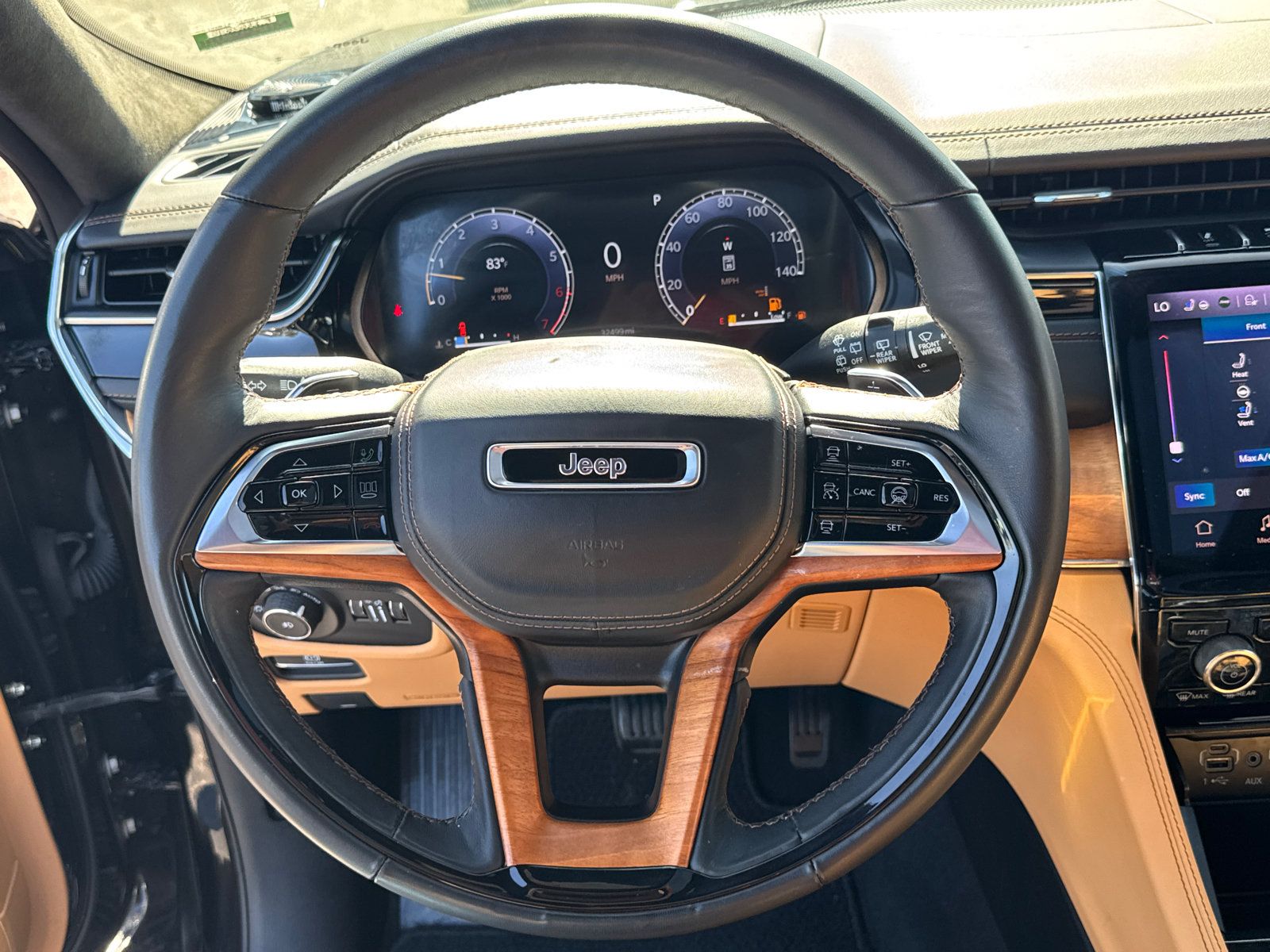 Used 2024 Jeep Grand Cherokee L Summit AWD/4WD image 16