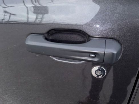 Used 2025 Jeep Wrangler Sport S image 21