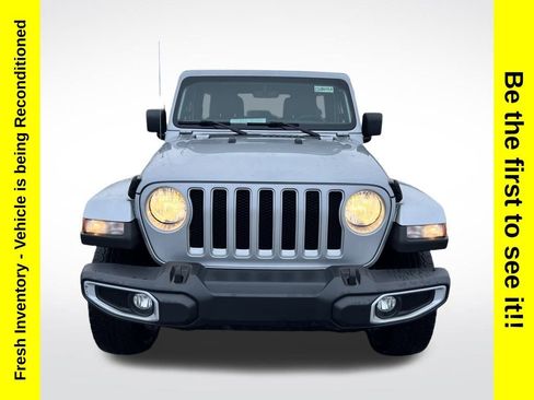 Used 2022 Jeep Wrangler Unlimited Sahara w/ Cold Weather Group image 8