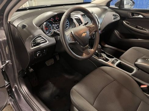 Used 2017 Chevrolet Cruze LT image 19
