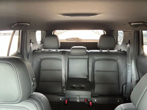 New 2026 Chevrolet Equinox LT w/ Convenience Package II FWD image 27