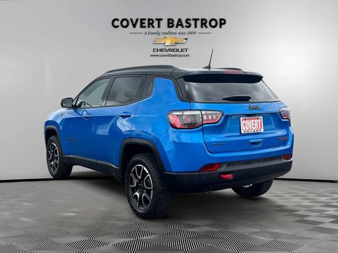 Used 2025 Jeep Compass Trailhawk AWD/4WD image 4
