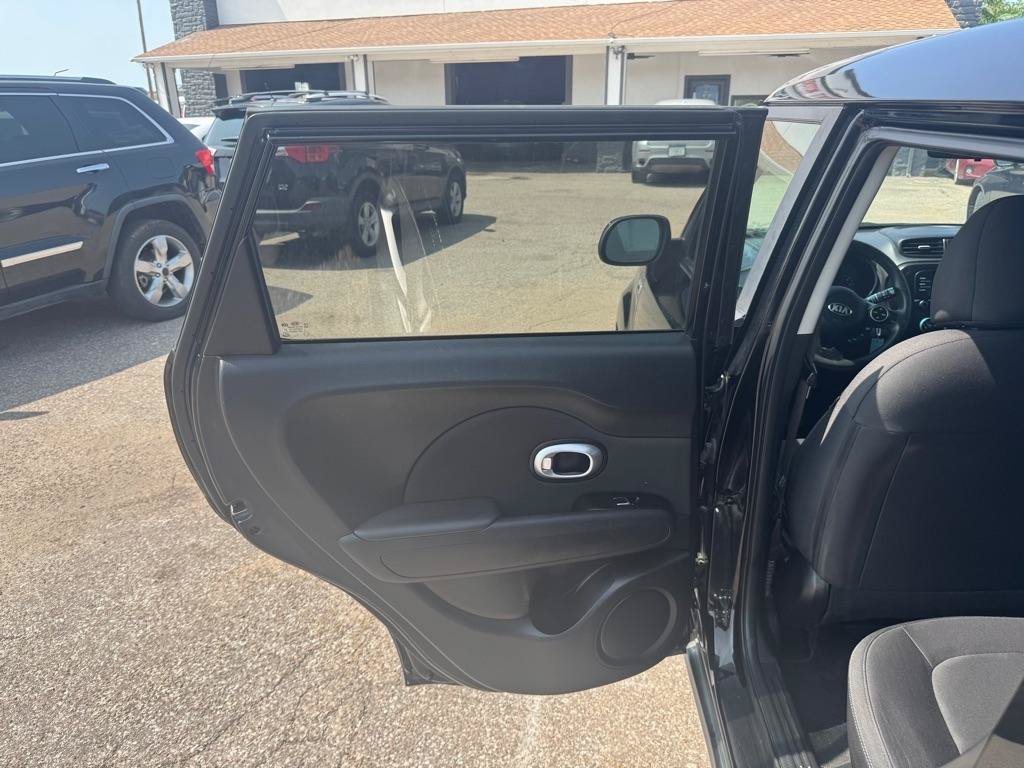 Used 2019 Kia Soul FWD image 22