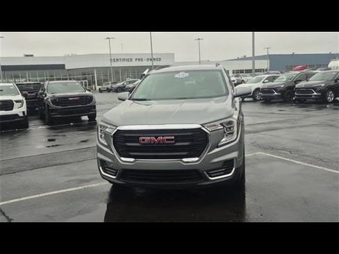 Certified 2023 GMC Terrain SLE w/ Driver Convenience Package image 3