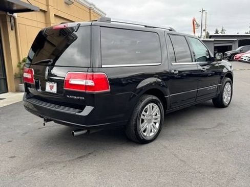 Used 2012 Lincoln Navigator L 4WD image 7
