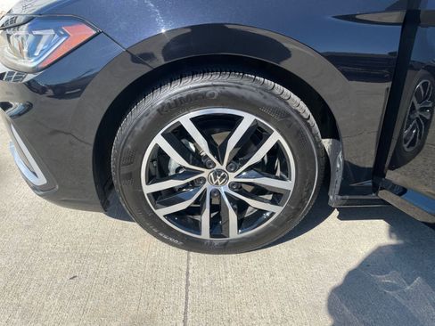 Used 2025 Volkswagen Jetta SE image 30