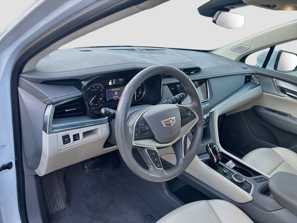 Used 2024 Cadillac XT5 Premium Luxury w/ LPO, Floor Liner Package AWD/4WD image 9