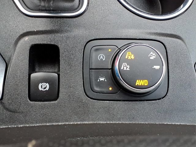 Used 2023 Chevrolet Traverse Premier AWD/4WD image 24